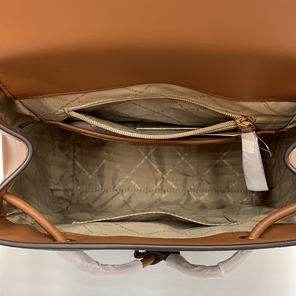 MICHAEL KORS PHOEBE MEDIUM DRAWSTRING BACKPACK BROWN SIGNATURE COLOR - Picture 14 of 16